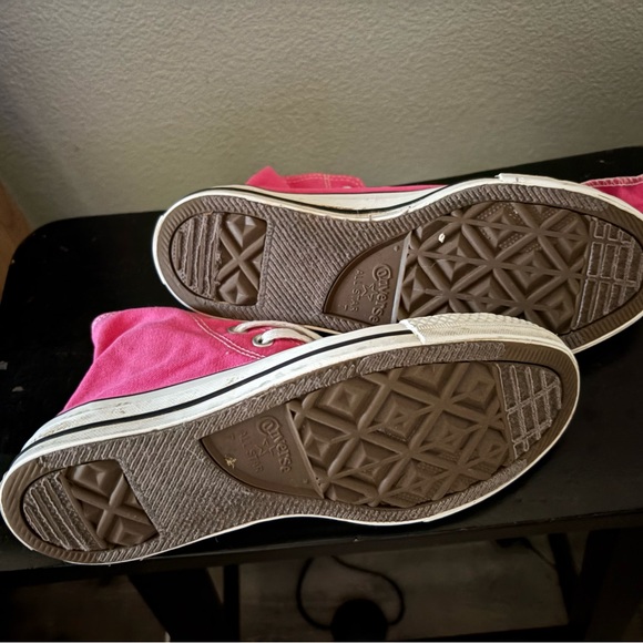 Converse Pink High-Top Sneakers Classic - Picture 5 of 5